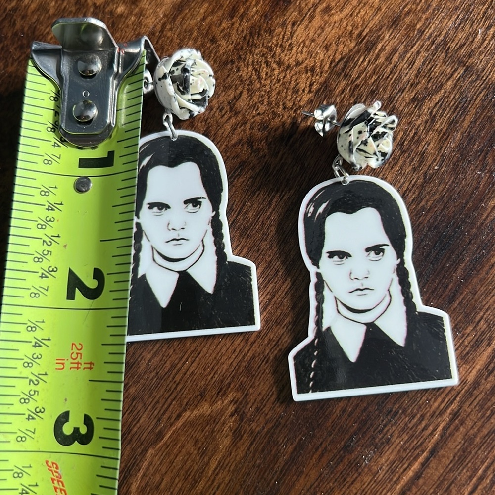 Wednesday Addams earrings - Picture 4 of 4